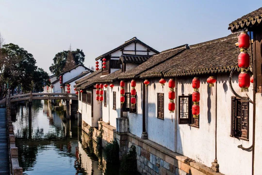 夏日时尚的爱丽